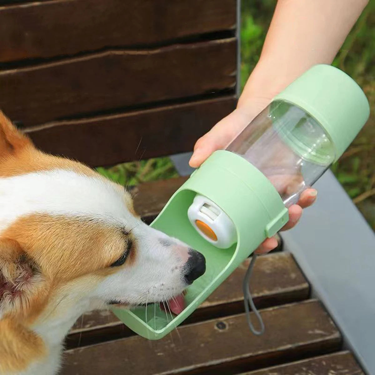 Tragbarer 2-in-1 Trink-und Futterflasche für Haustiere